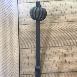 Pottery Barn Holiday Wreath Bolder